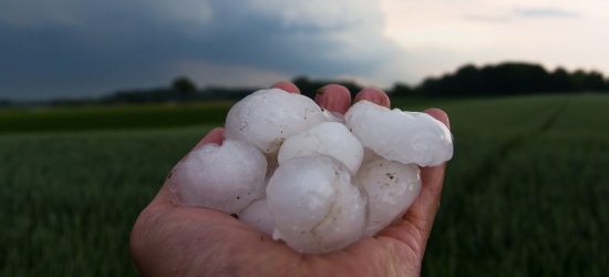 UWAGA! Meteorolodzy ostrzegają przed burzami z gradem